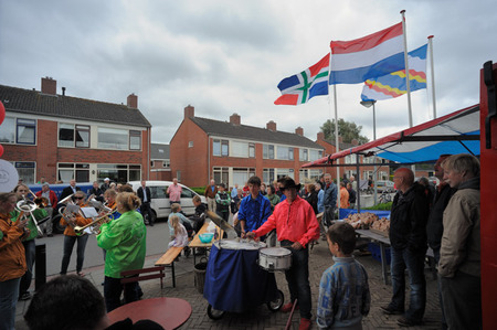 Muziek 2 bij opning molen.jpg