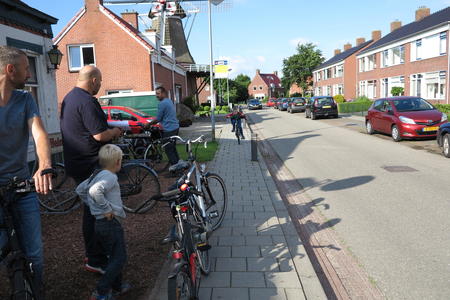 ET fiets en fietser 54 Thesinger fietstocht - Mannen Oomkes, Mollema en Van der Veen klaar voor de start.JPG